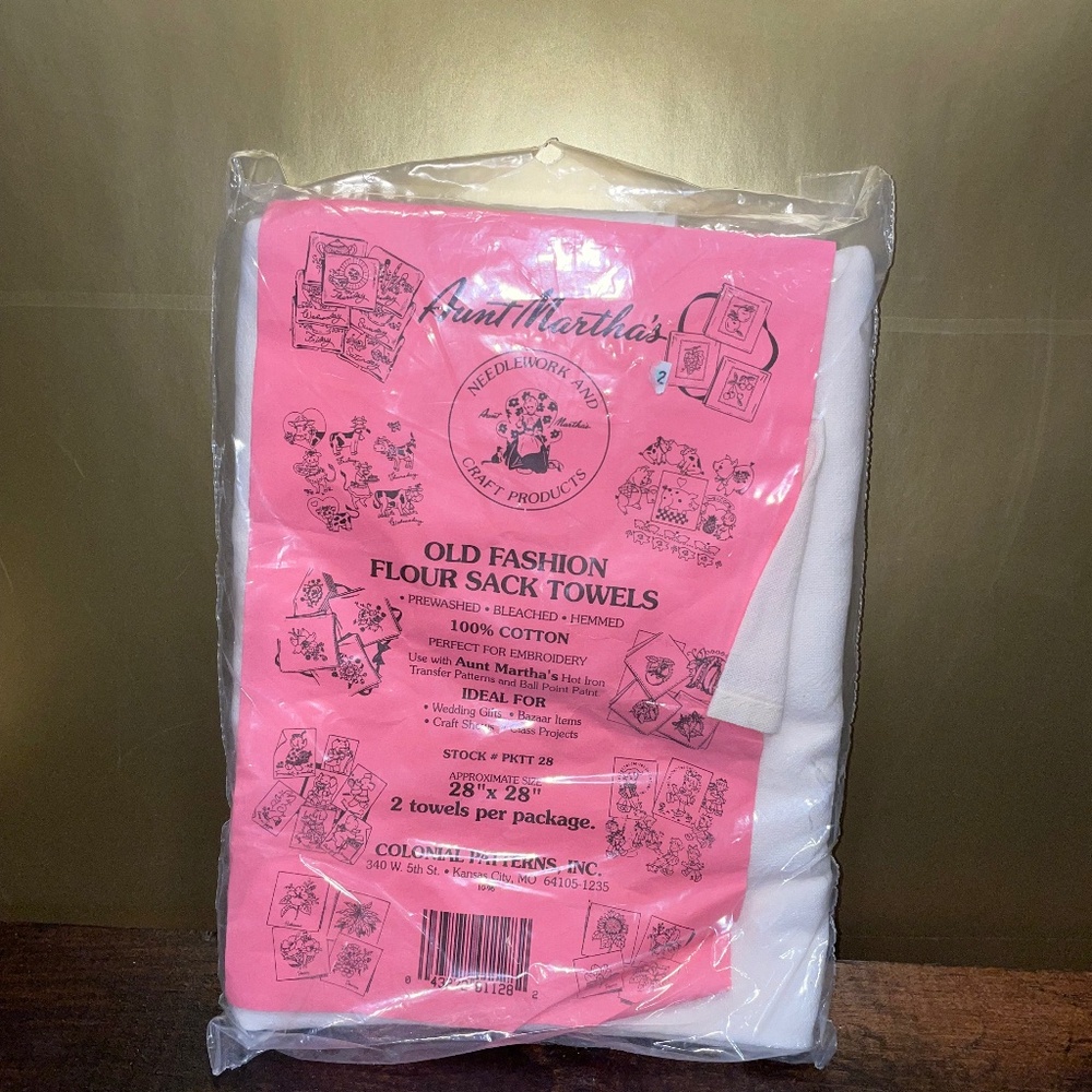 New Aunt Martha's Old Fashion Flour Sack 2 Towels 28 x 28 100% Cotton‎